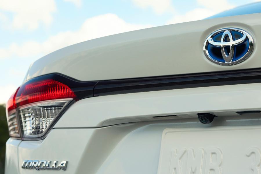  Toyota Corolla Hybrid Sedan 2019 года  (NA) (фото 12 из 44)